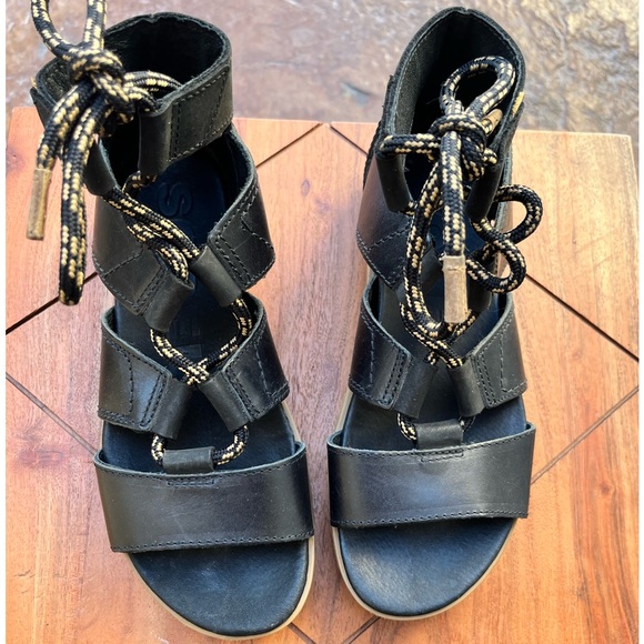 Sorel gladiator sandals - like new! Sz 7.5 - Picture 2 of 7